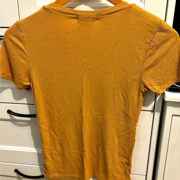 Cute v neck fitted top - Picture 2 of 2